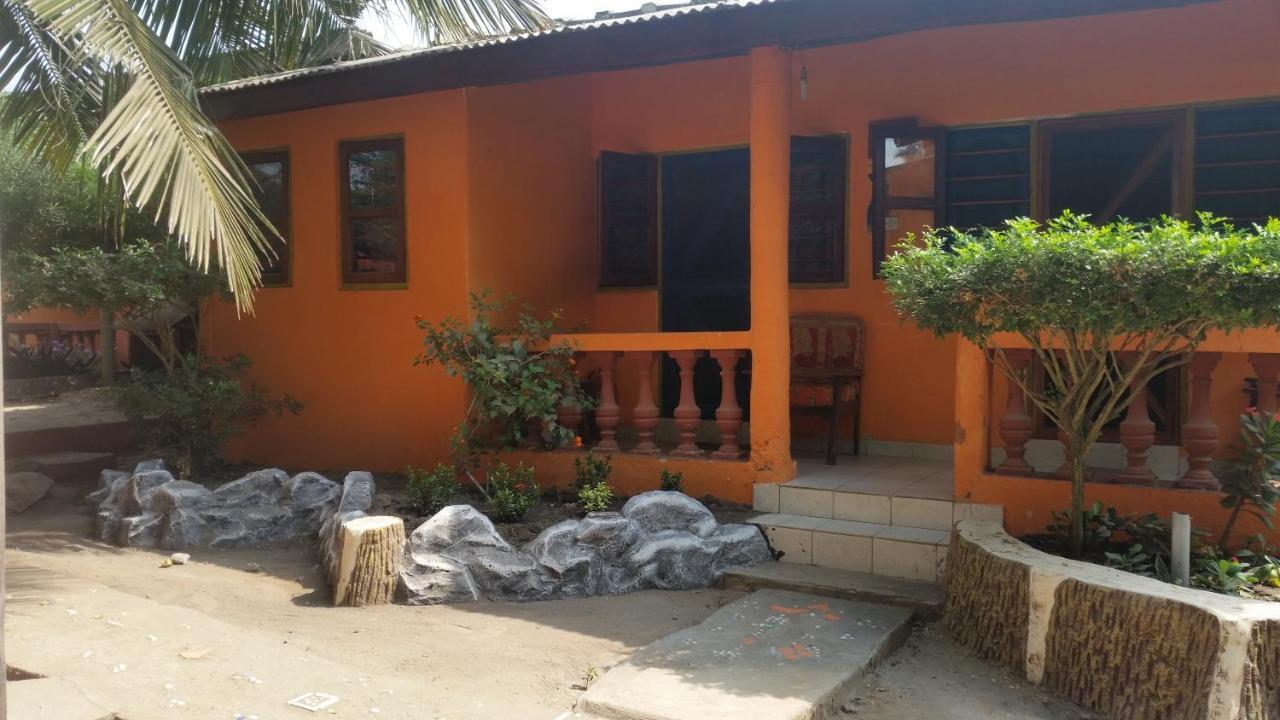 Big Milly's Backyard Otel Kokrobite Dış mekan fotoğraf